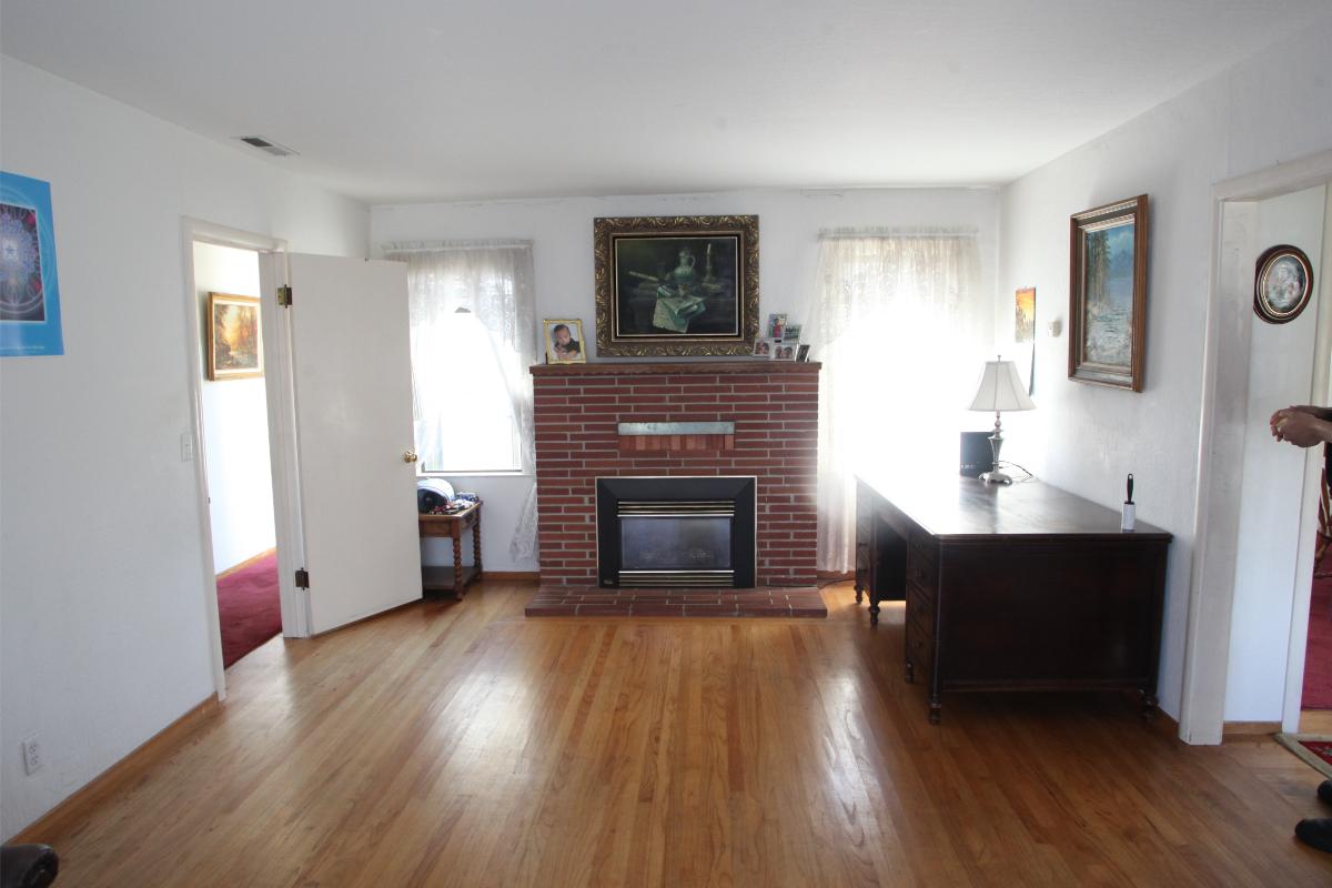 909 Elm Street, El Cerrito Living Room Before