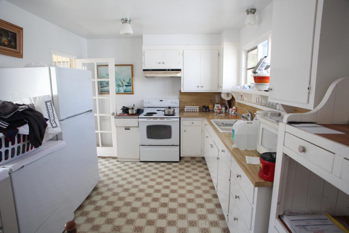 909 Elm Street, El Cerrito Kitchen 1 Before