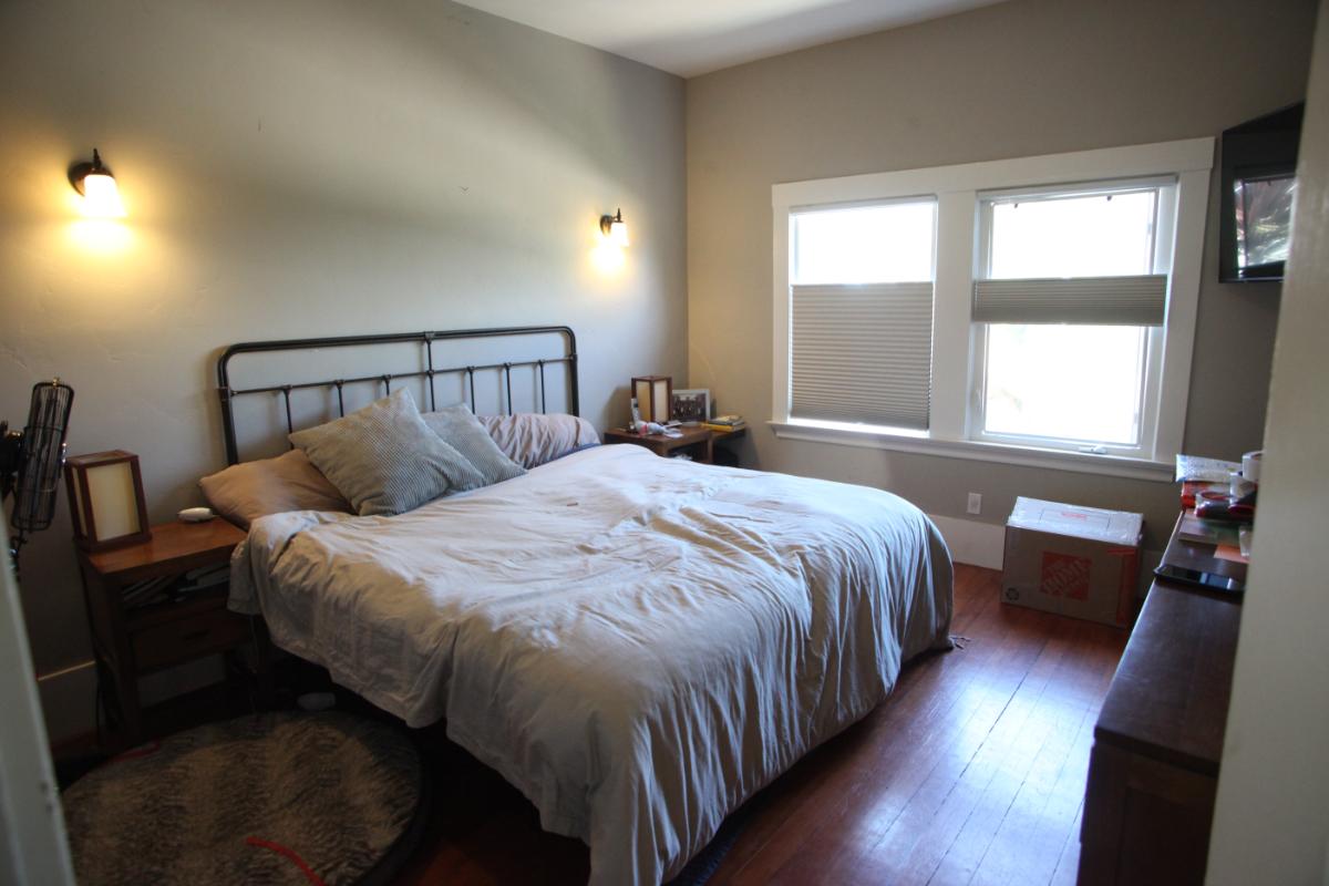 5310 Dover Street, Oakland Bedroom Before