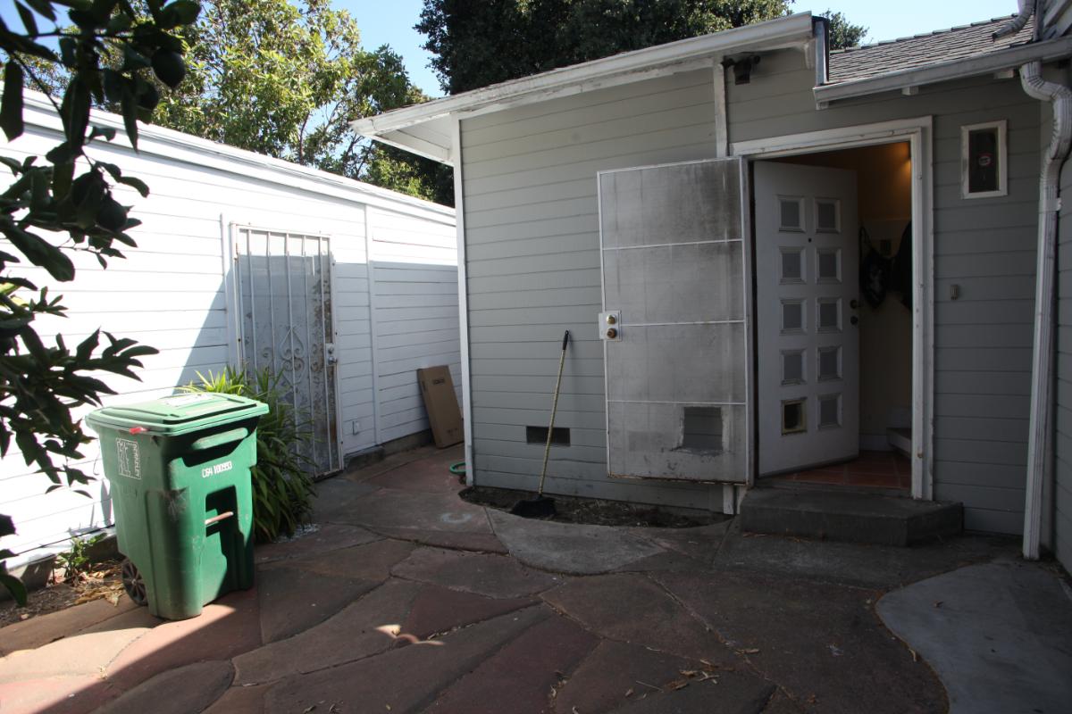 1925 McGee Avenue, Berkeley Yard Before