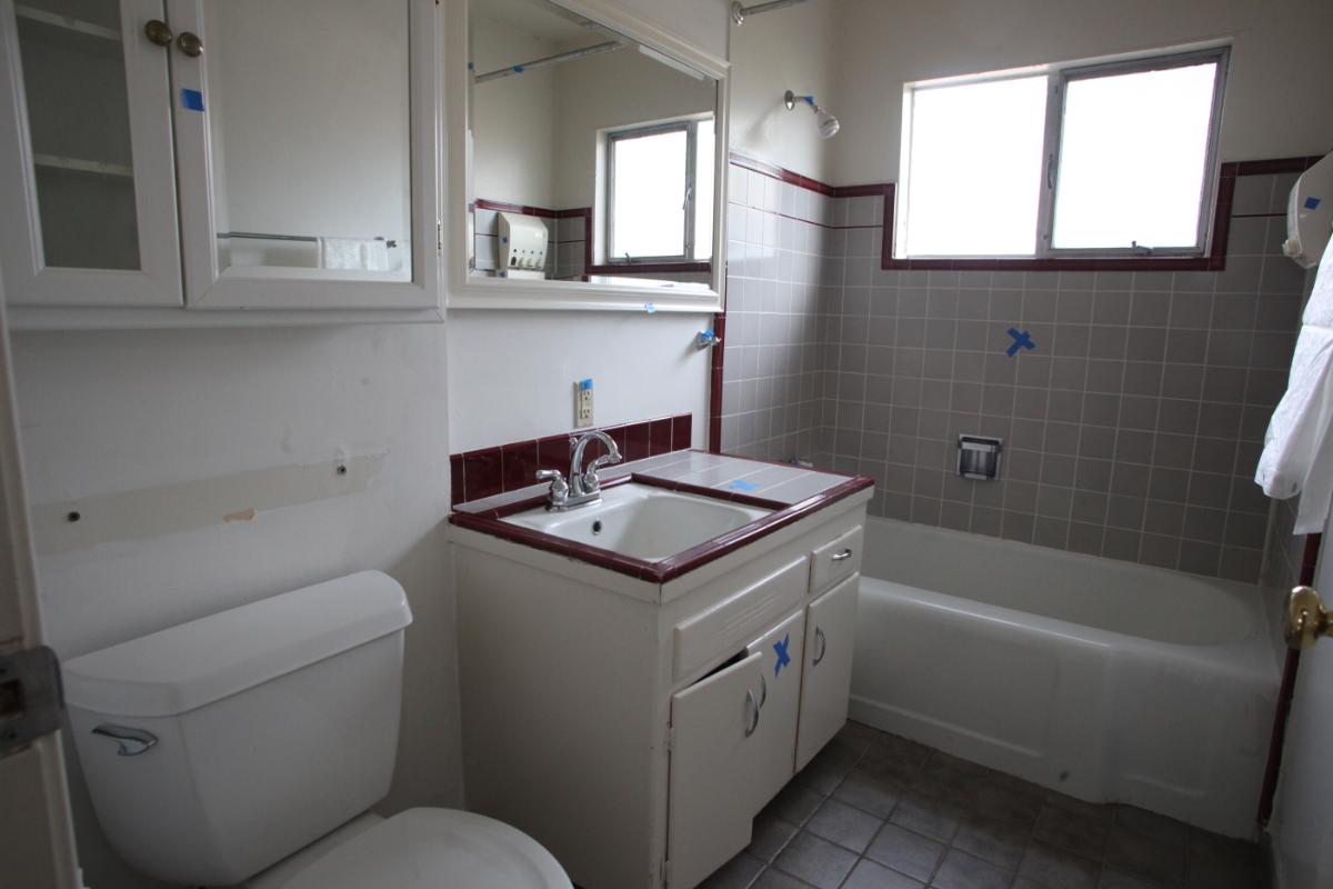 6438 Arlington Blvd, Richmond Bathroom Before