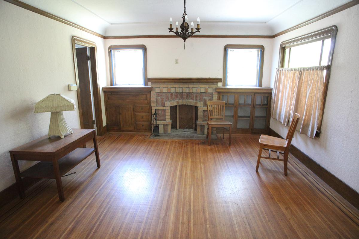 2318 California Street, Berkeley Living Room Before