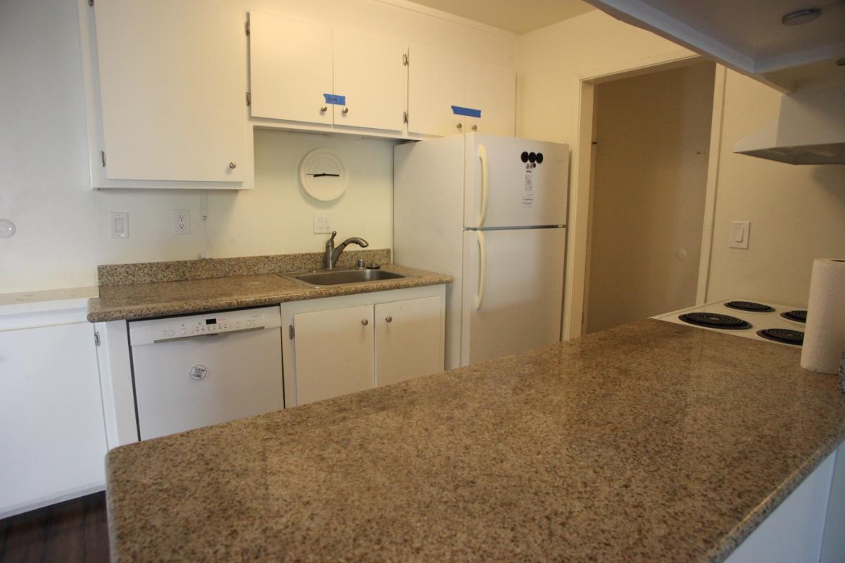 320 Park View Terrace, Oakland Kitchen Before