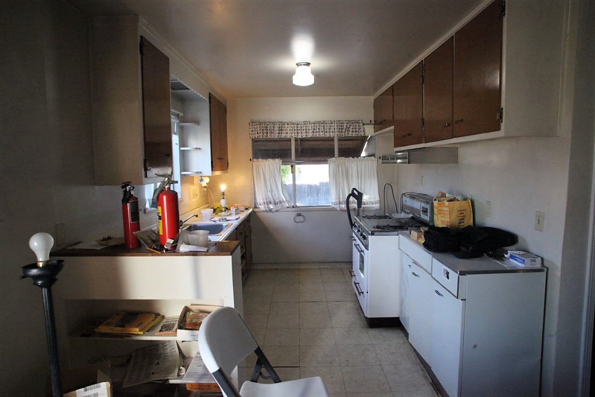 5930 Fresno Ave Richmond Kitchen Before