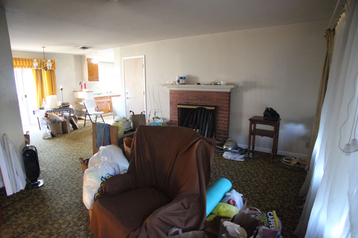 5930 Fresno Ave Richmond Living Room Before