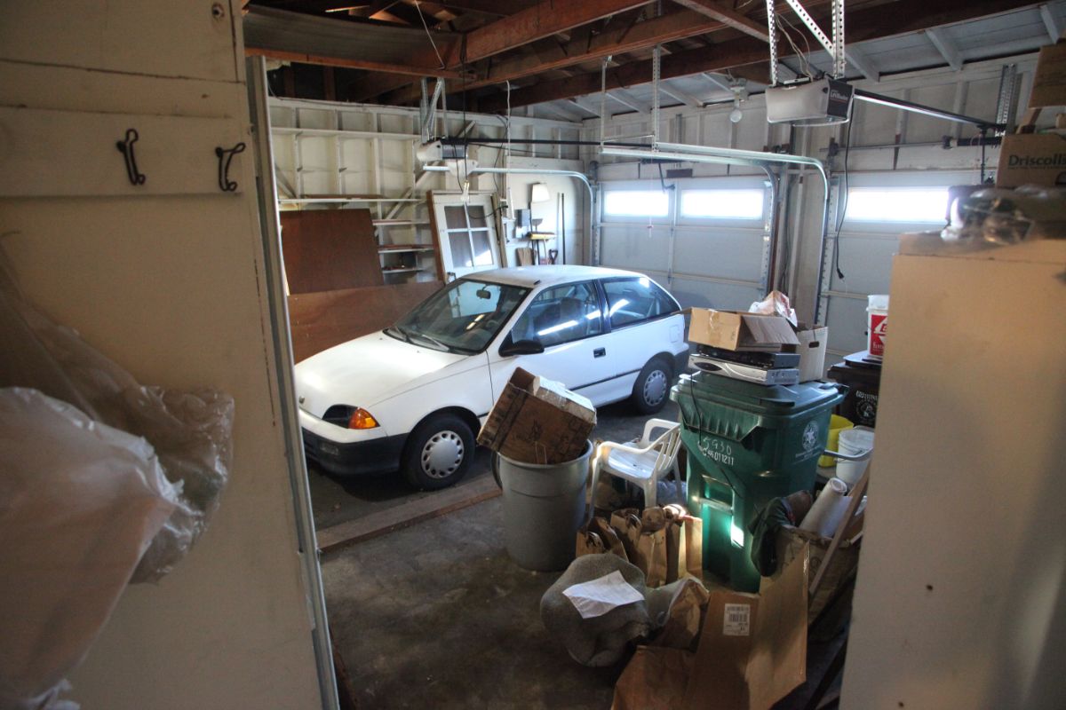 5930 Fresno Ave Richmond Garage Before