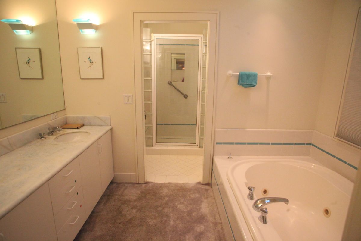 547 Grizzly Peak Blvd, other bathroom 2 before